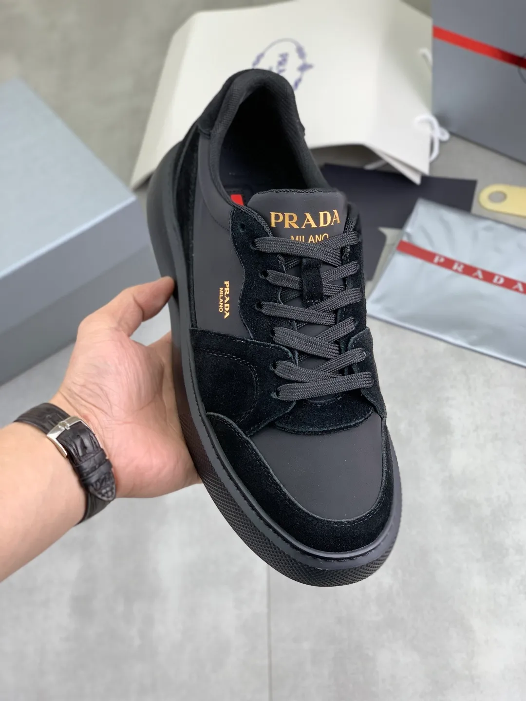 Men's men's shoes P560 💰【New style】Top quality, new popular models on the official website, which will never go out of style for a century, 🆘 The trendy brand (Prada) mainly promotes popular models, avant-garde and versatile fashionable men's shoes, privately molded, with cowhide splicing and 1:1 oil edge treatment... fashionable and simple, original imported cowhide with python skin, cowhide leather lining for feet; the atmosphere and personality are more fashionable, eye-catching and pursuing class. It will subvert the old idea and be a must-have for fashionistas who want to spend time with you! Must keep it! High-end comfortable and low-cost, high-end quality workmanship. Size: 38-45 4️⃣ colors available. full package